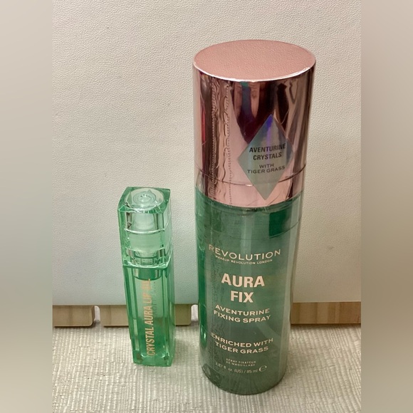 Revolution Other - Revolution Aura Fix Spray & Lip Oil Duo with Aventurine Crystals